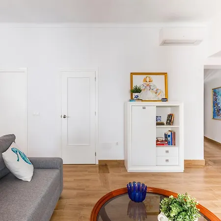 Casa Elodi, 3 Beautiful In Apartment