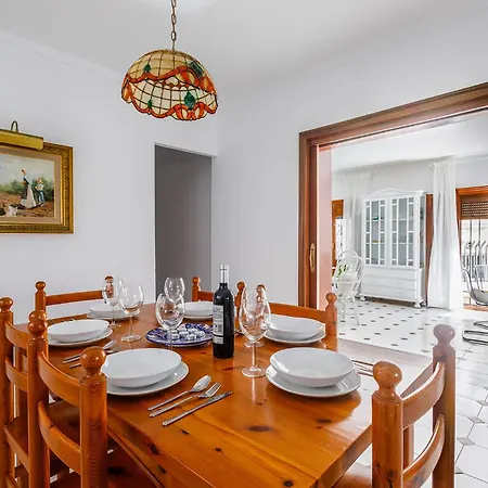 Casa Elodi, 3 Beautiful In Apartment Sayalonga